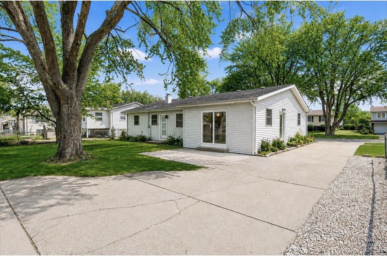 8766.. S 83RD CT.. Avenue - Photo 6 of 24