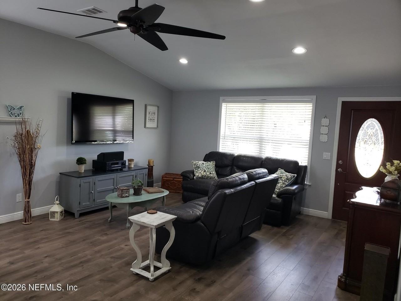 115 Magnolia Dr - Photo 4 of 13