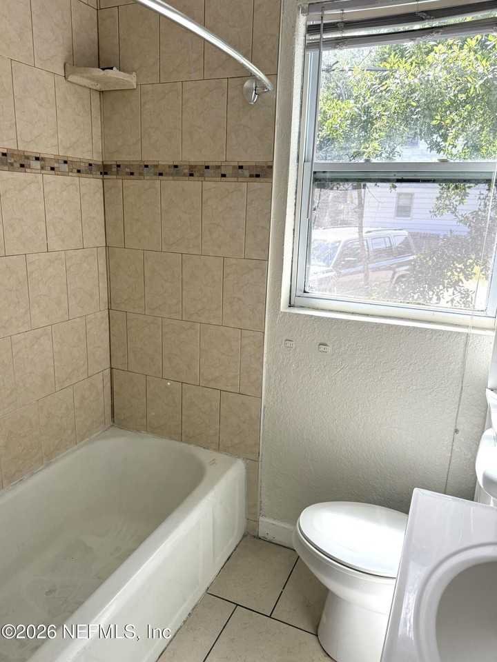 1434 Palm Ave - Photo 6 of 9