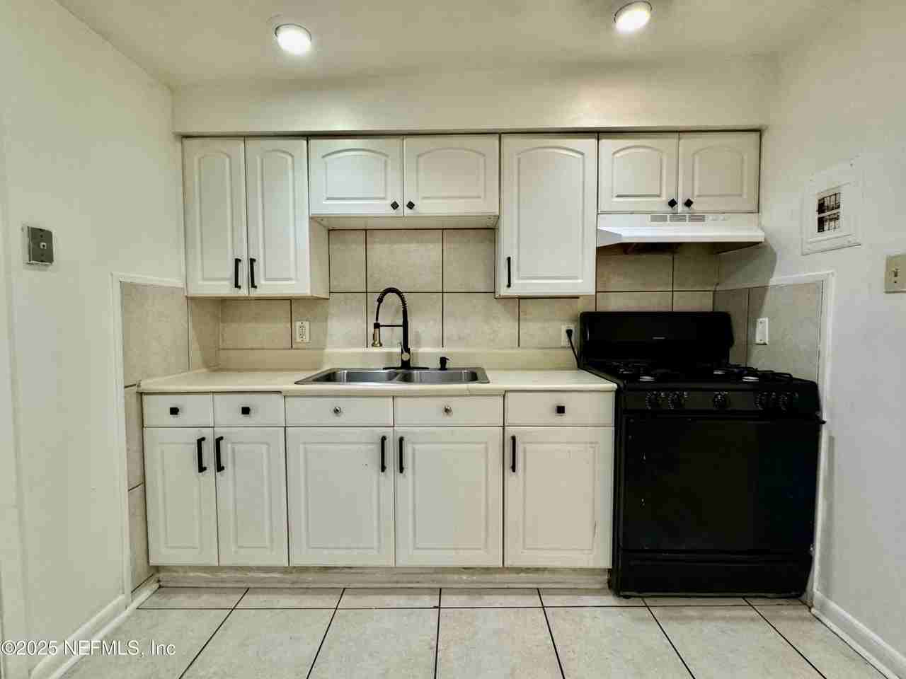 1851 Doyon Ct - Photo 7 of 14