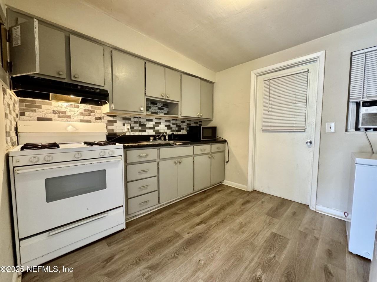 1859 Doyon Ct - Photo 6 of 13