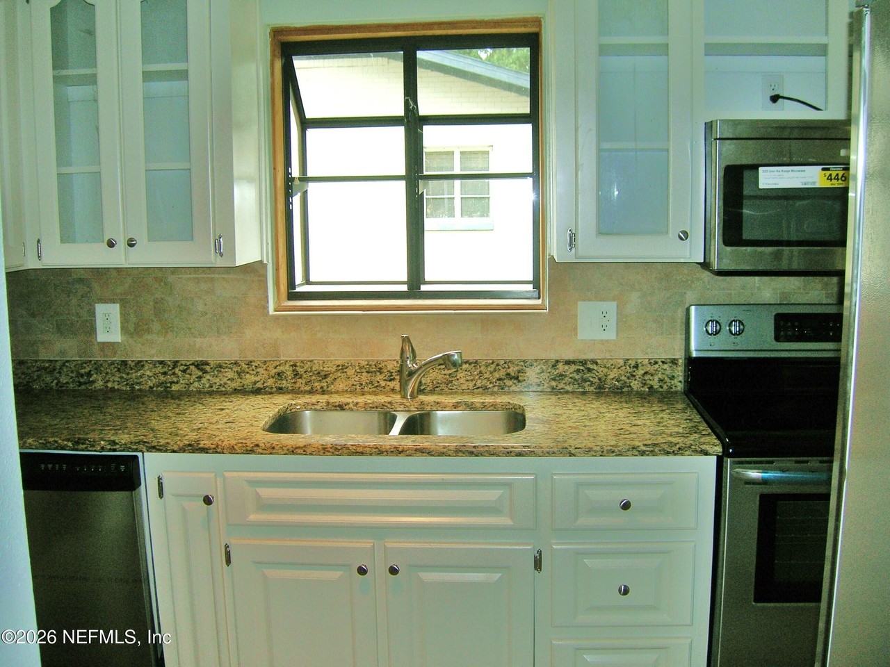 1077 Wolfe St - Photo 6 of 15