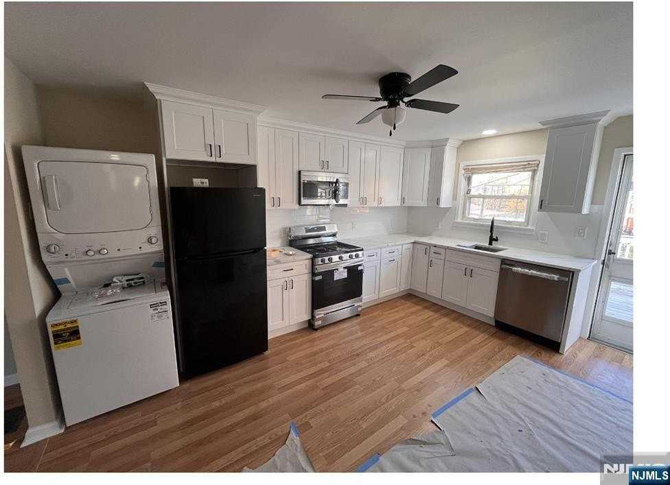 56 River St