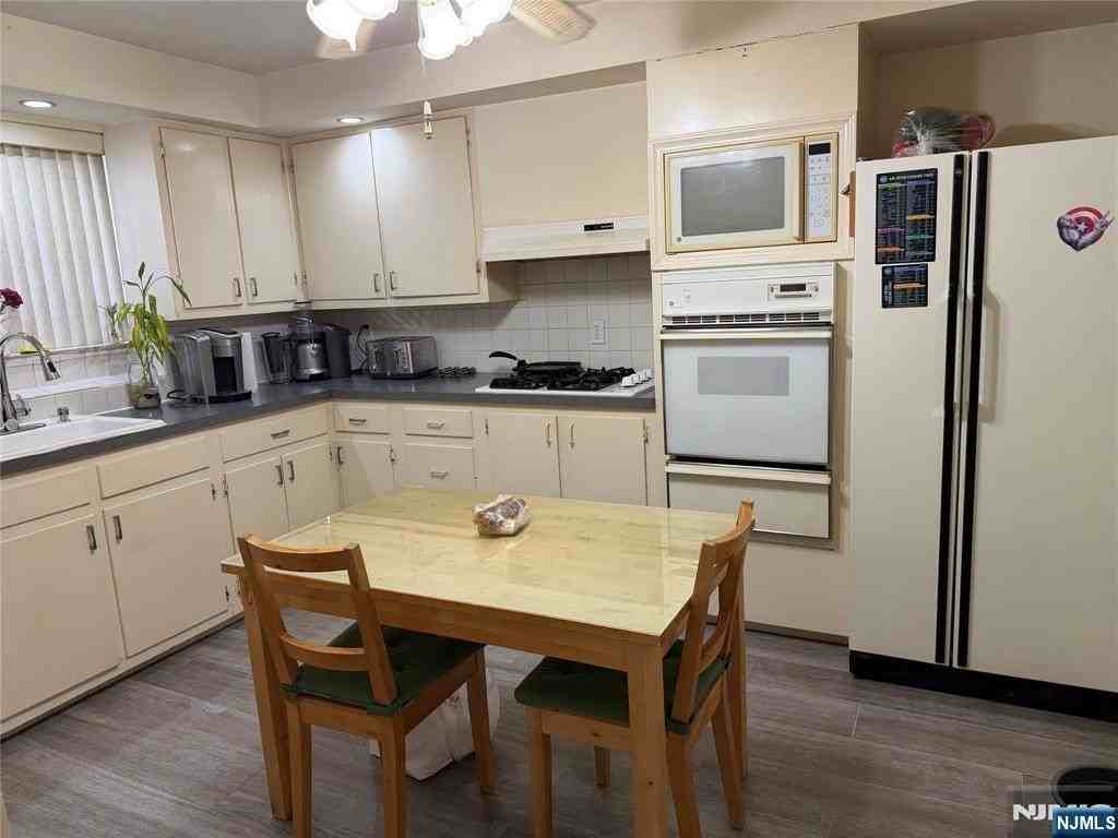1441 Palisade Ave - Photo 3 of 6