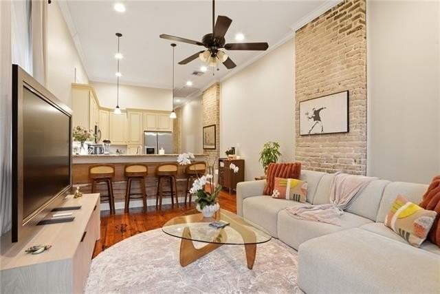 3811 Iberville St - Photo 4 of 24
