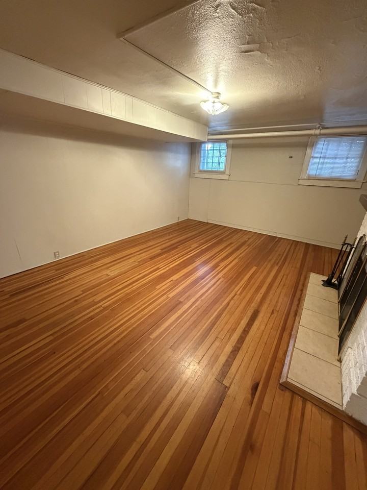1201 E Virginia Ave #2 - Photo 3 of 16