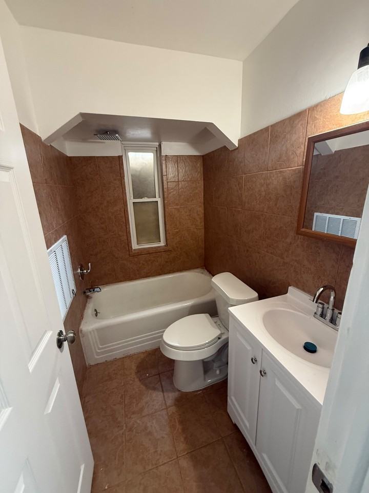 14295 Wade St #1 - Photo 5 of 9