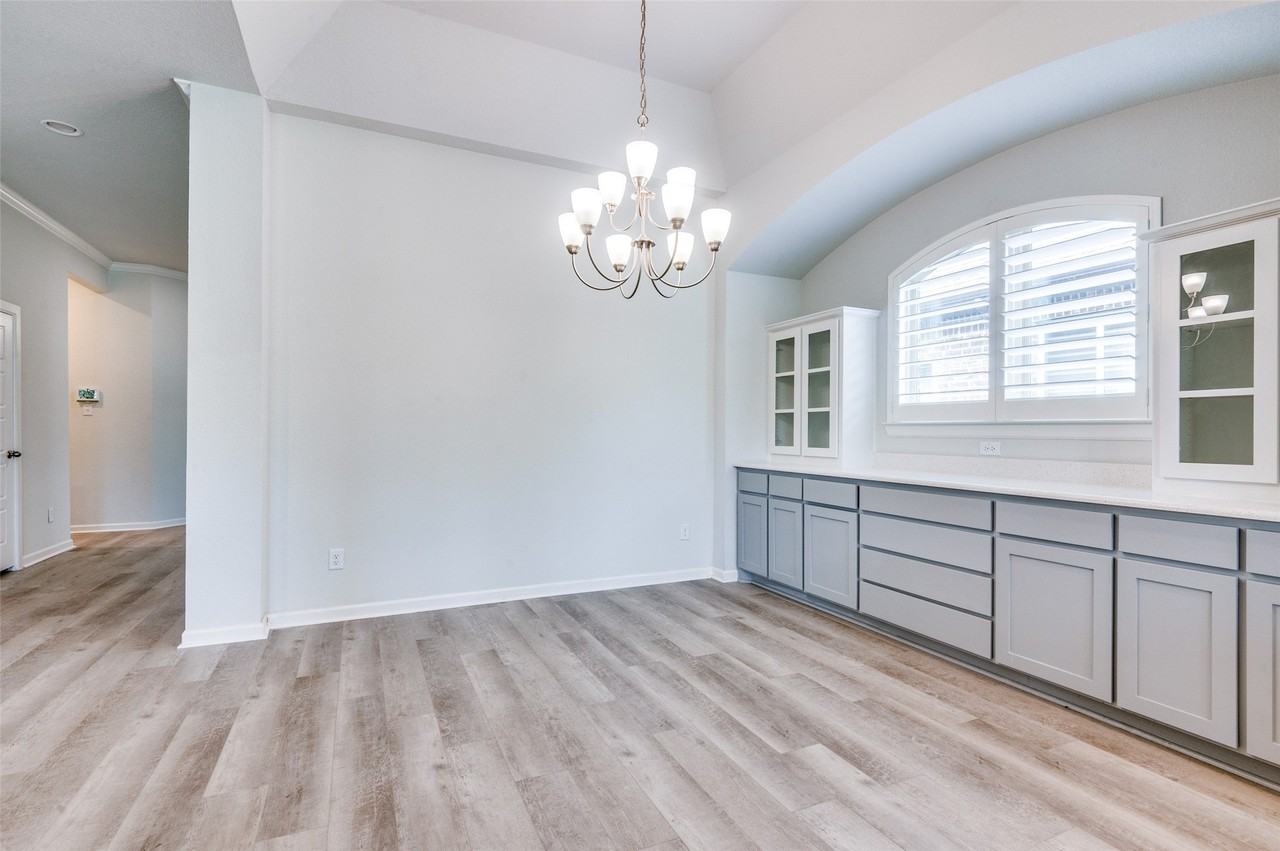 1407 Lone Eagle Way - Photo 6 of 31