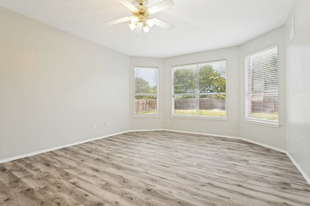 534 Hackberry Dr - Photo 5 of 12