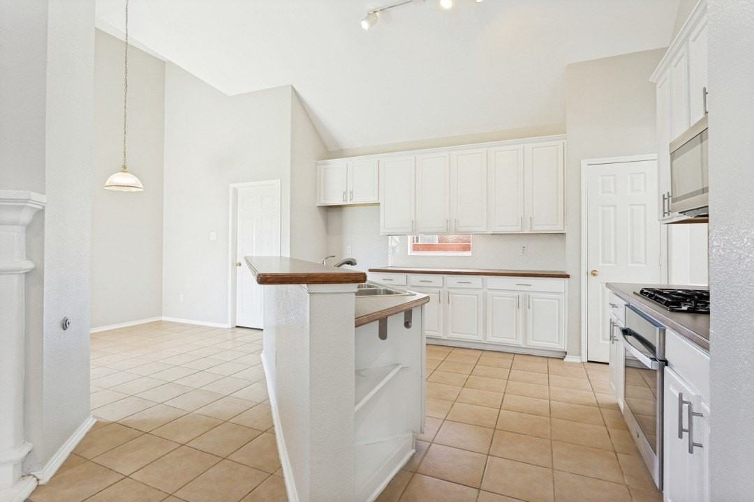 534 Hackberry Dr - Photo 7 of 12
