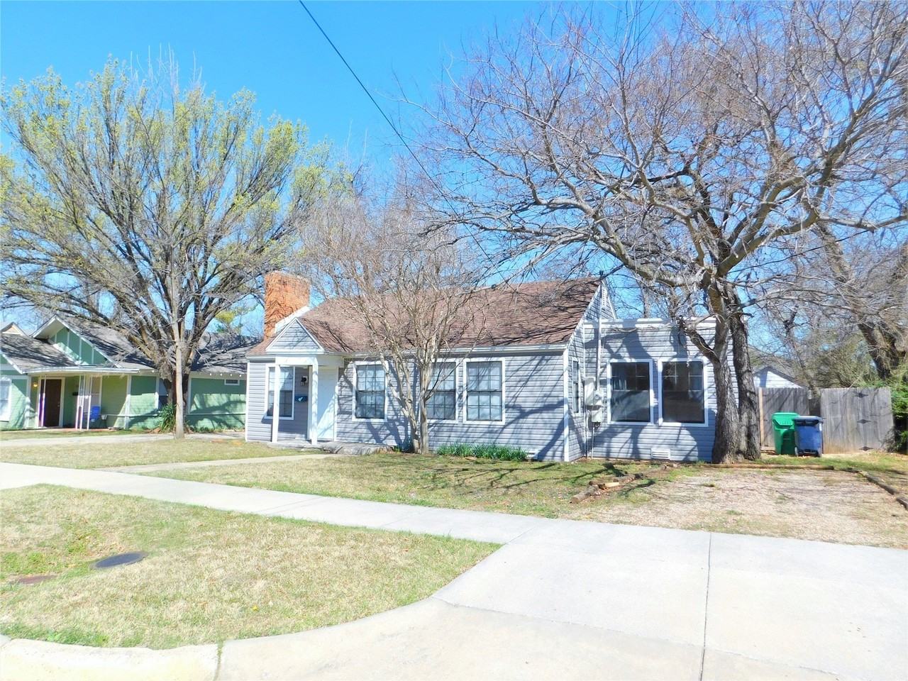 814 Anderson St - Photo 2 of 19