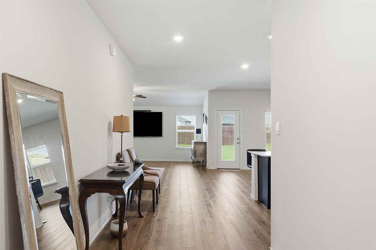 500 Shady Bank Way - Photo 4 of 23
