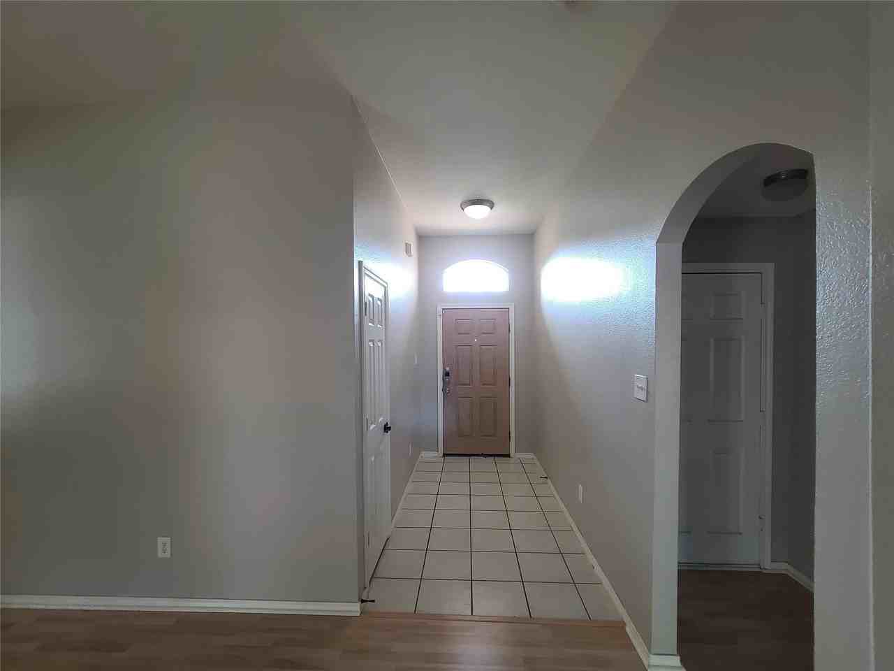 1101 Hidden Glade Dr - Photo 3 of 35