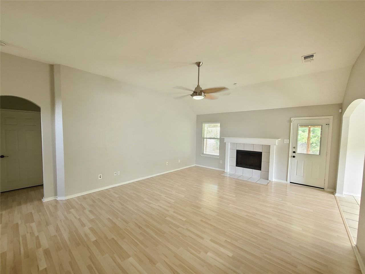 1101 Hidden Glade Dr - Photo 5 of 35