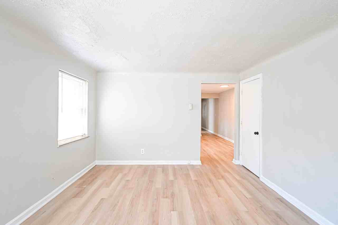 7139 Eastlawn Dr #4 - Photo 4 of 32