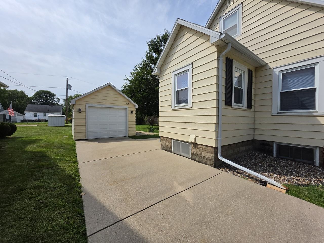 1212 Forest Ave #1 - Photo 2 of 19