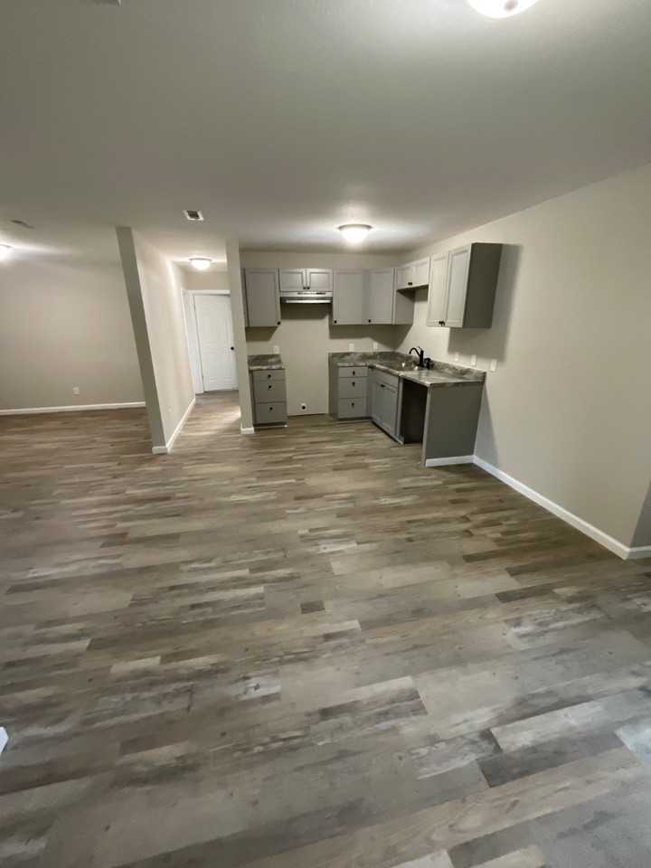 1516 Edgewood Dr - Photo 2 of 9
