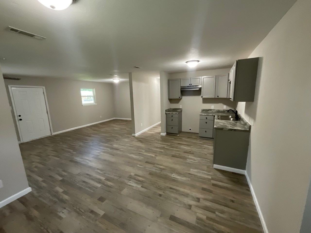 1516 Edgewood Dr - Photo 7 of 9