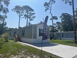 featured image of 216 Redwood Dr #285