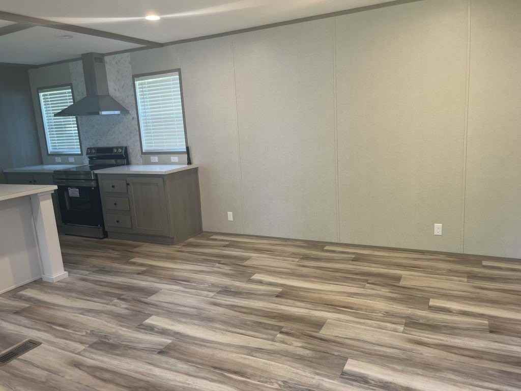 216 Redwood Dr #285 - Photo 3 of 14