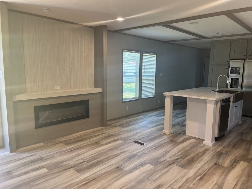 216 Redwood Dr #285 - Photo 4 of 14