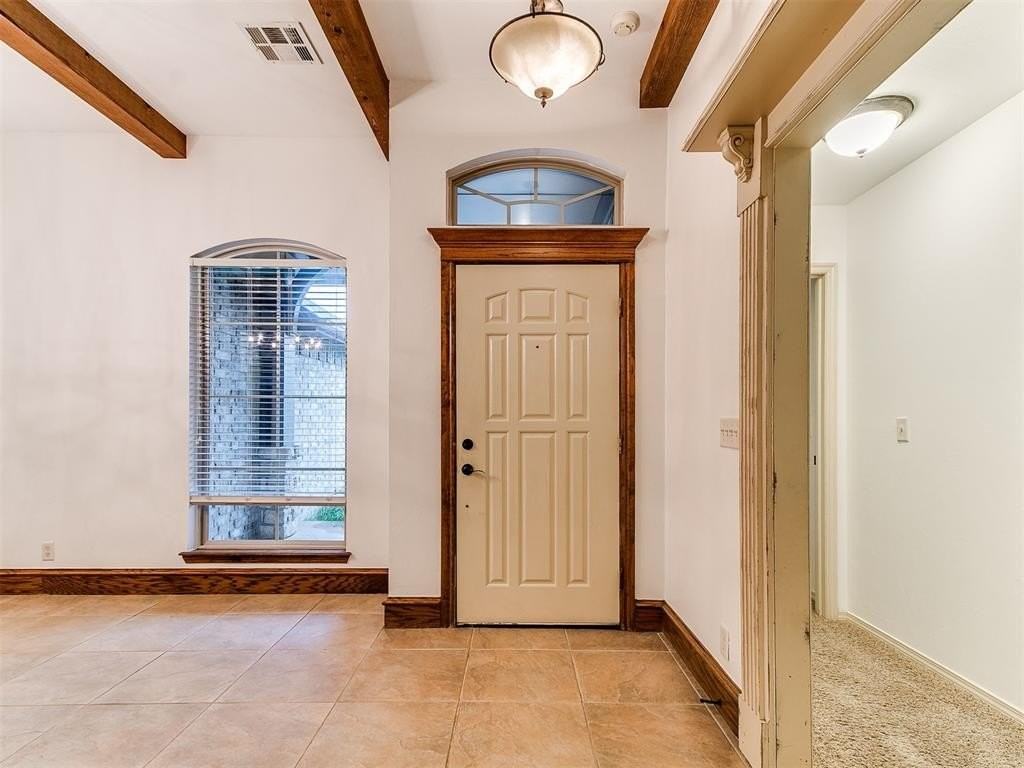 805 Nw 193rd St - Photo 4 of 42