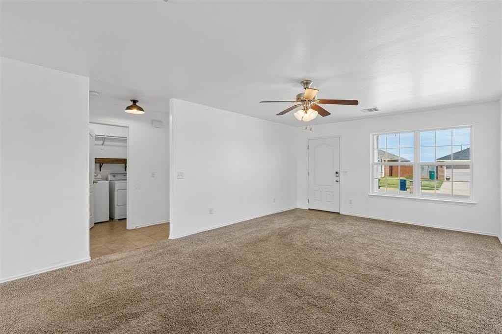 11820 Nw 130th St - Photo 4 of 33