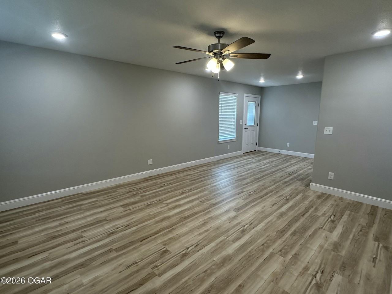 1919 Wisconsin Ave - Photo 5 of 19