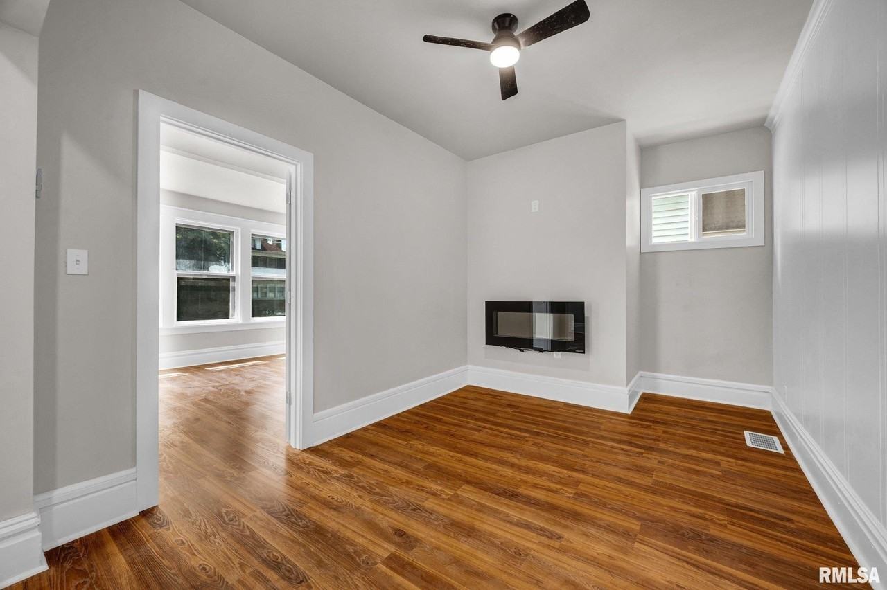 1611 W Barker Ave - Photo 4 of 31