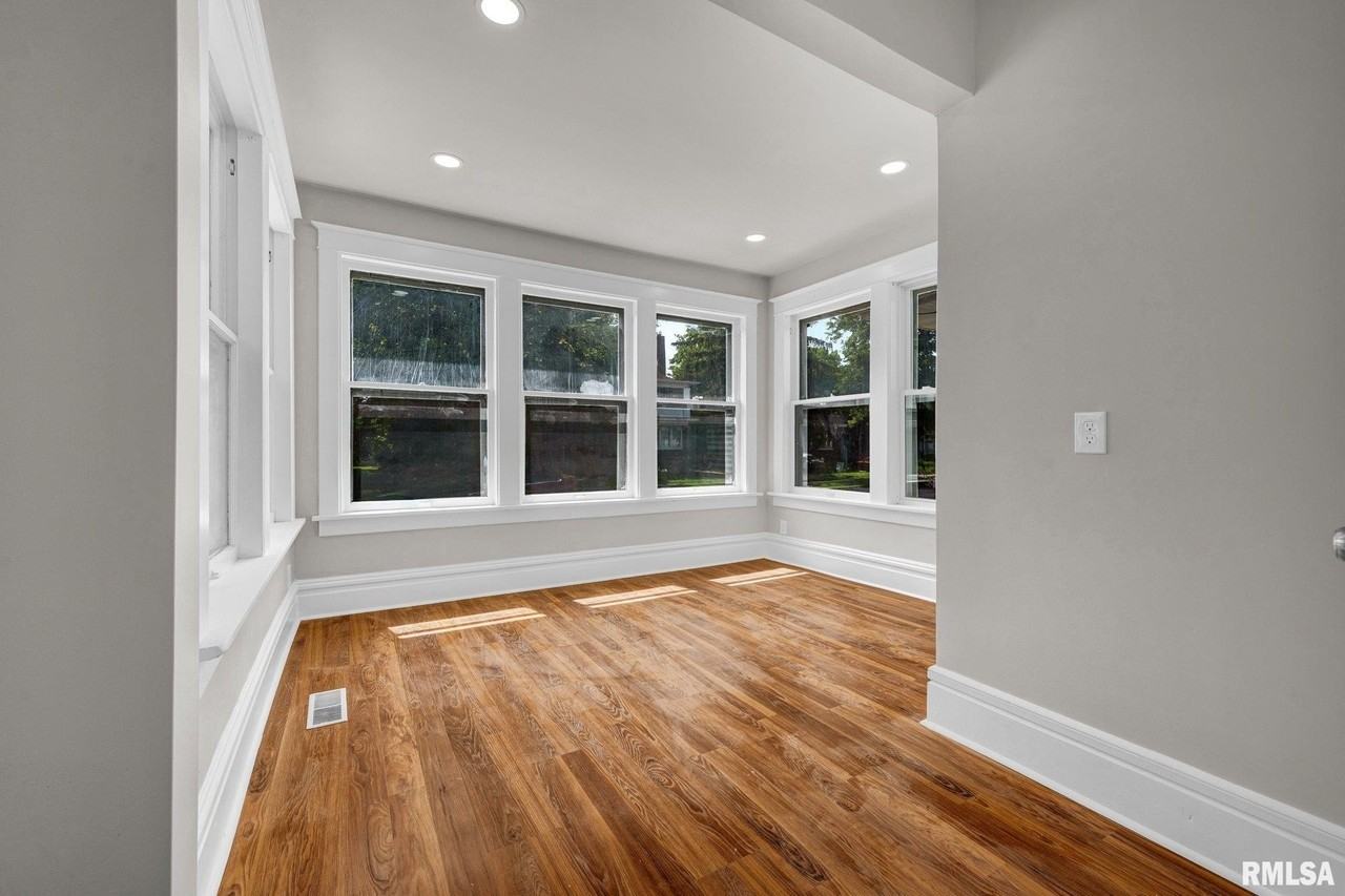 1611 W Barker Ave - Photo 6 of 31