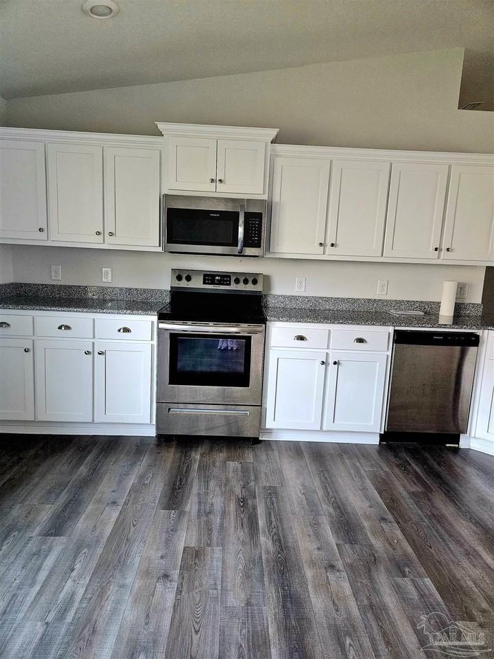 5022 Quarter Deck St - Photo 4 of 17