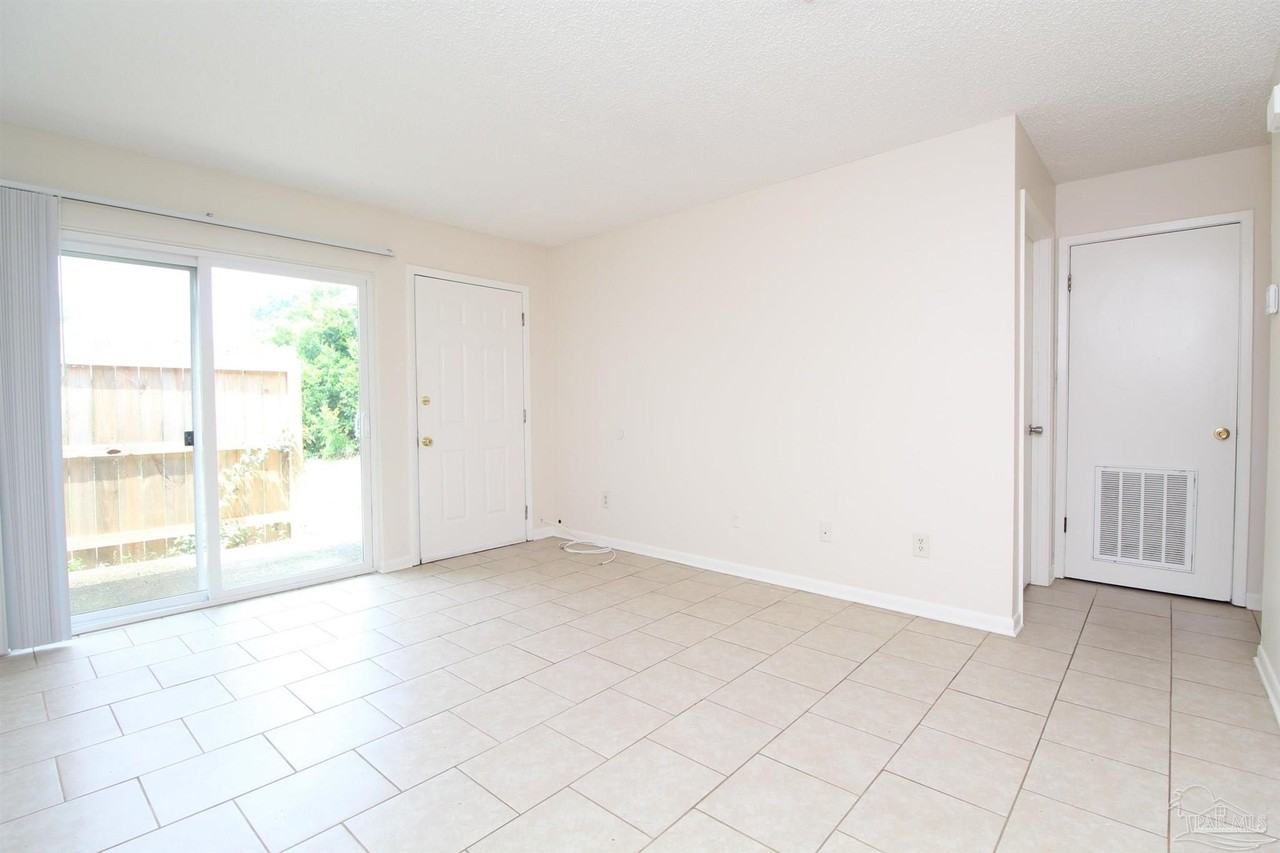 3398 Green Briar Cir - Photo 3 of 14