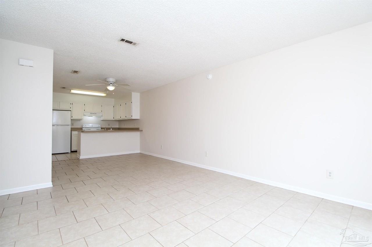 3398 Green Briar Cir - Photo 4 of 14