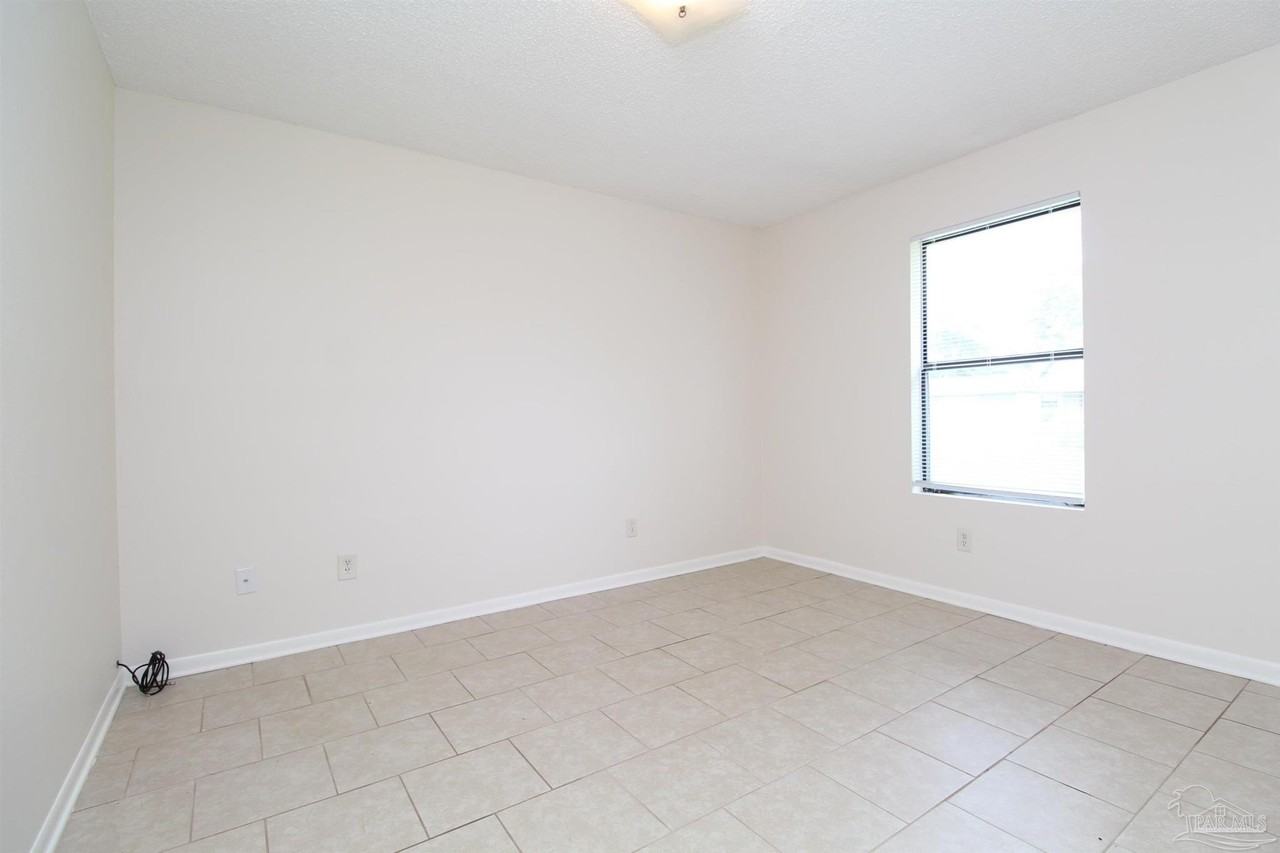 3398 Green Briar Cir - Photo 7 of 14
