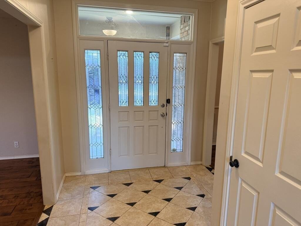 4117 Springfield Ct - Photo 2 of 47