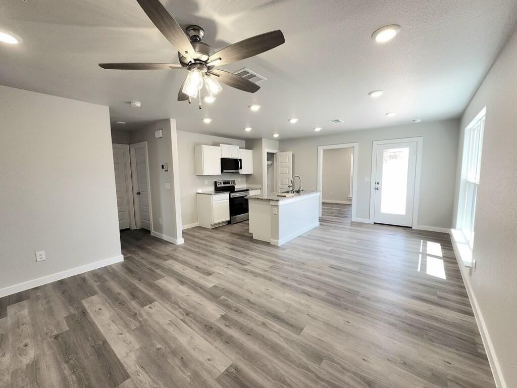 10804 Campfire Ave - Photo 2 of 6