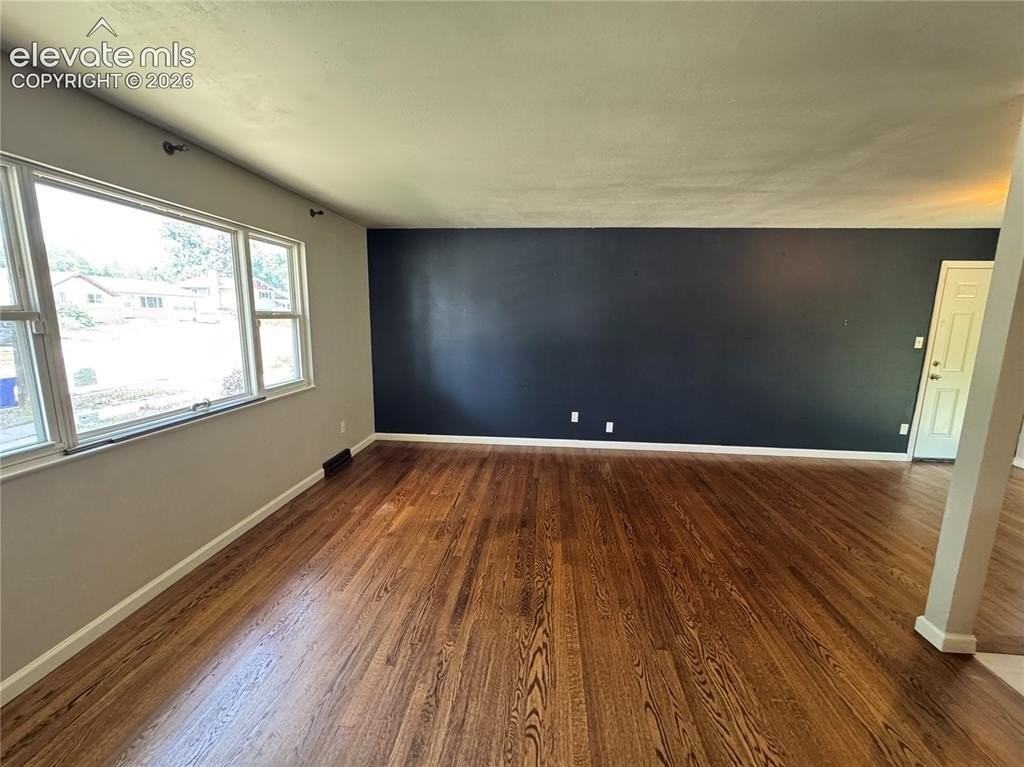 1529 Sawyer Way - Photo 2 of 13