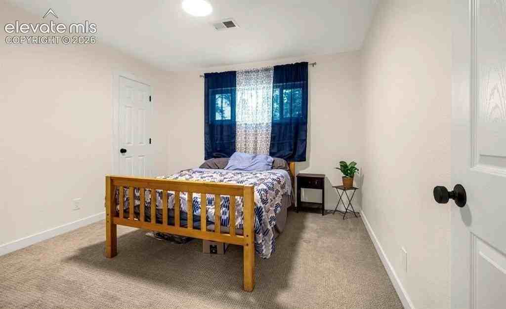 601 Hackberry Dr - Photo 6 of 11