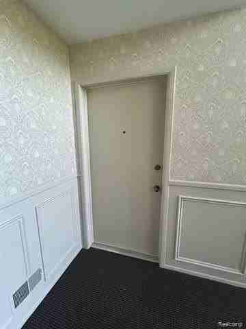683 E Fox Hills Dr - Photo 6 of 31