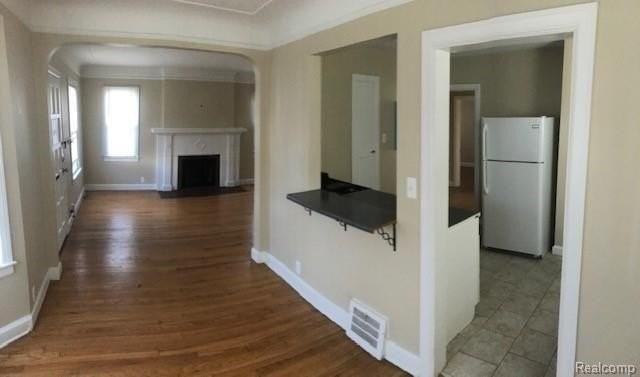 232 E Woodland St - Photo 4 of 9