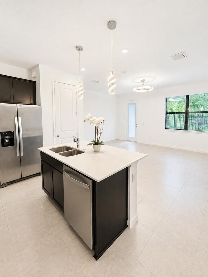 4315 Efendi Dr - Photo 3 of 50