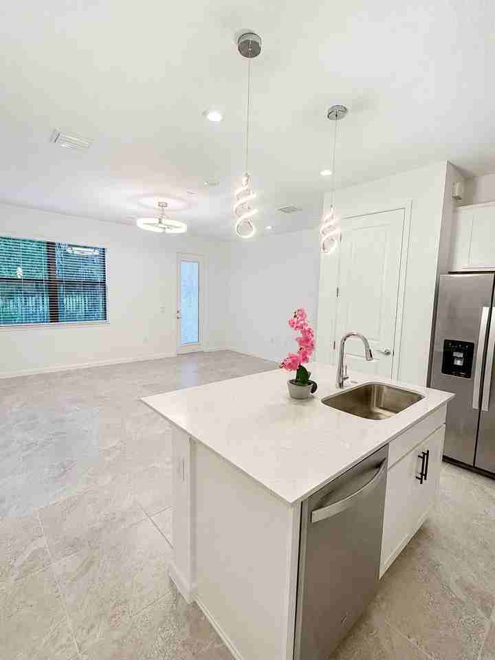 4333 Efendi Dr - Photo 3 of 50