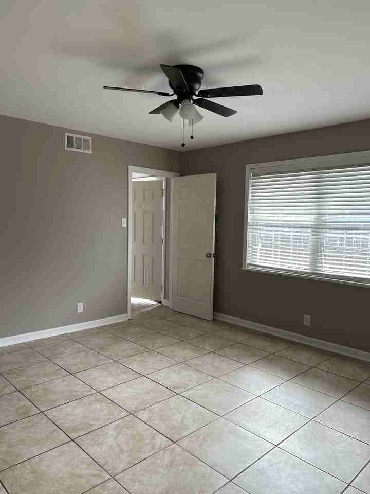 300 Woodale Dr #1 - Photo 2 of 14