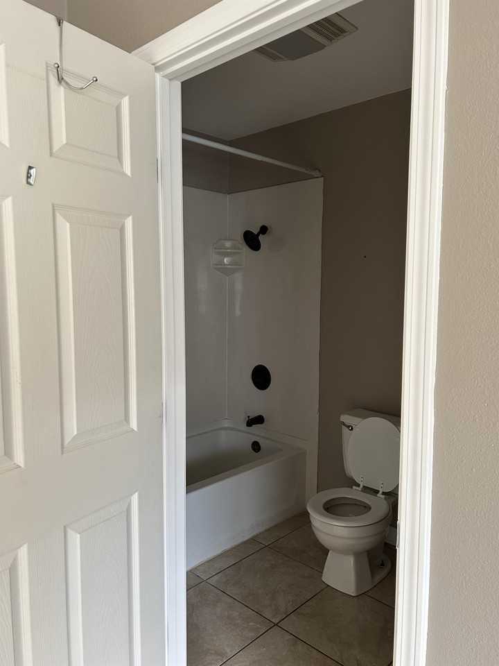 300 Woodale Dr #1 - Photo 3 of 14