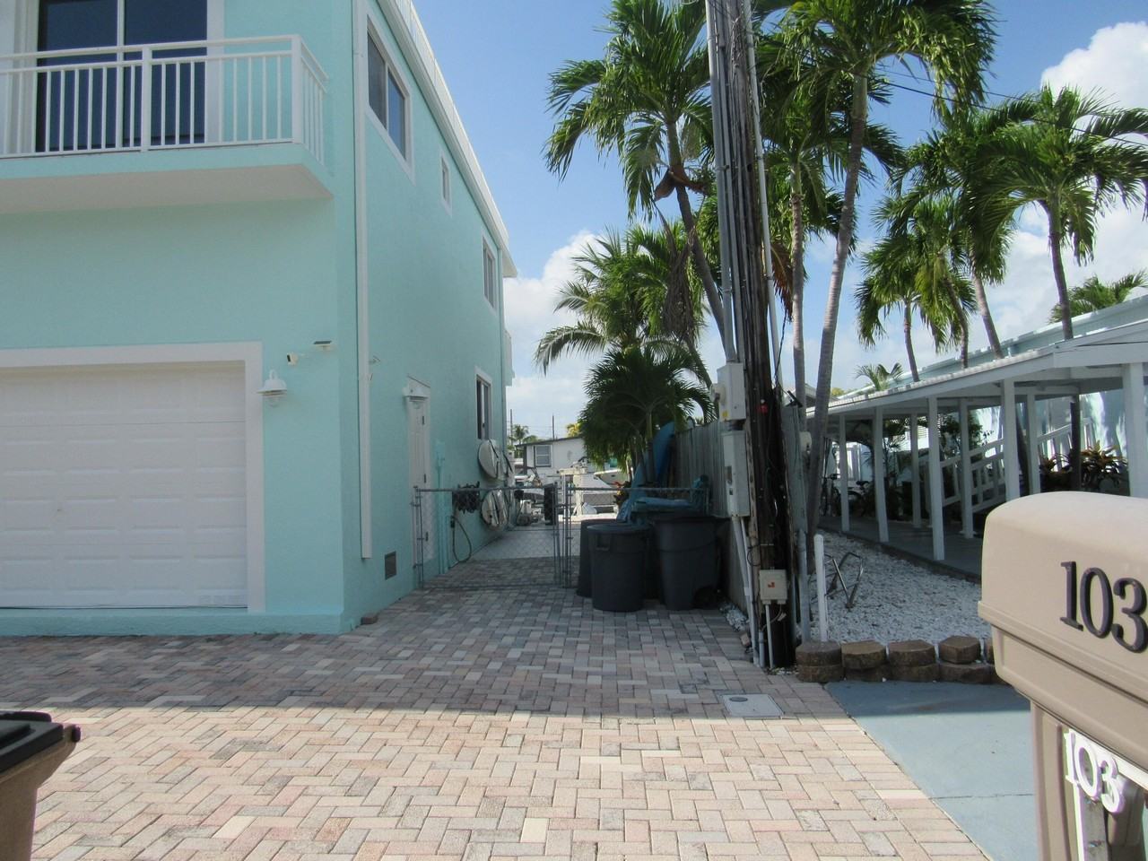 103 Starfish Ln - Photo 4 of 50