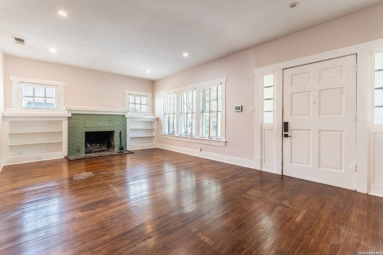 350 Carnahan St - Photo 6 of 26