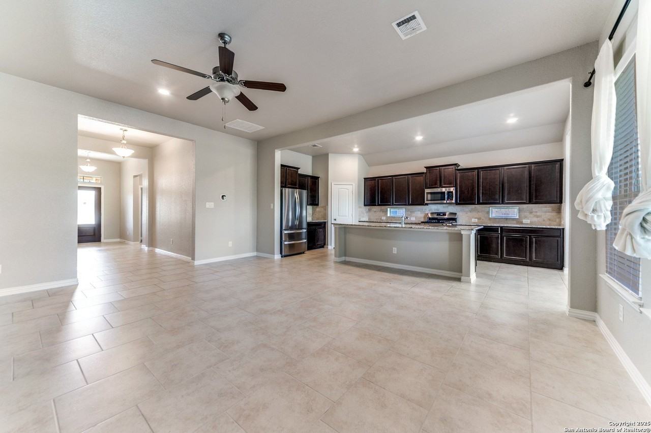29633 Elkhorn Rdg - Photo 4 of 25