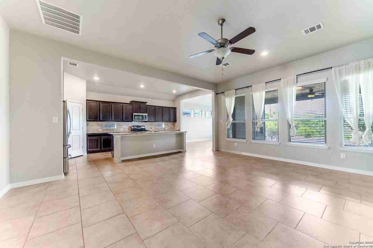 29633 Elkhorn Rdg - Photo 5 of 25