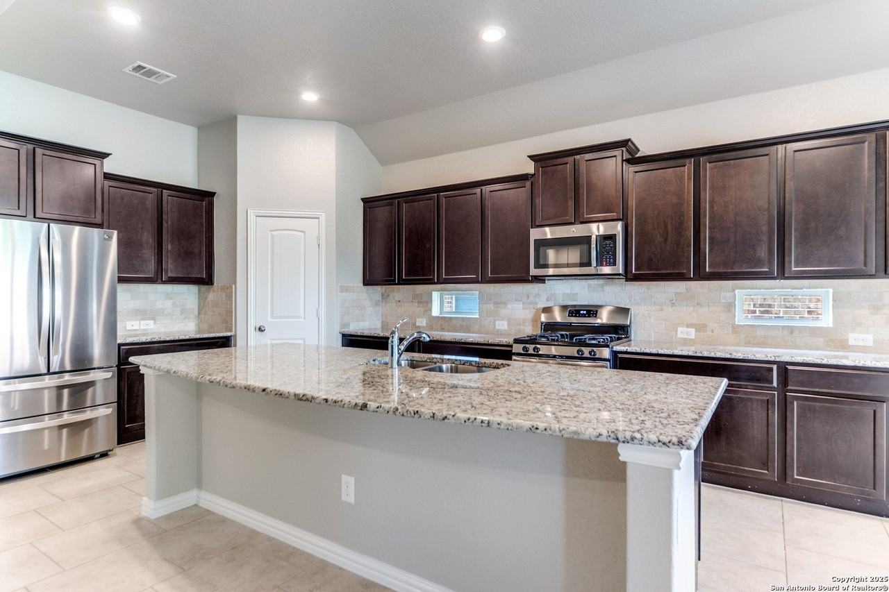 29633 Elkhorn Rdg - Photo 6 of 25