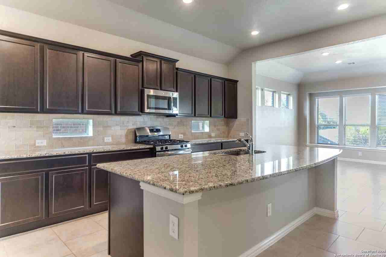 29633 Elkhorn Rdg - Photo 7 of 25